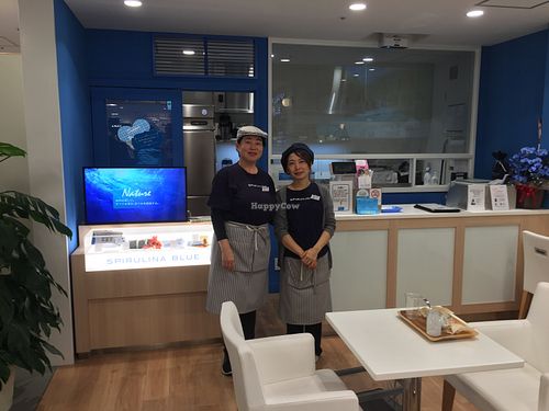 The very friendly staff at Spirulina Blue Ueno in Tokyo