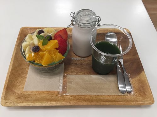 Vegan granola bowl at Spirulina Blue Ueno in Tokyo