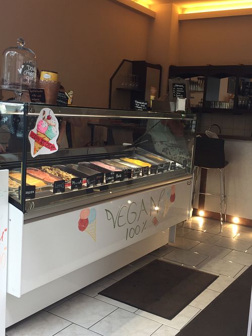 Inside  at Zuckero - vegane Eisdiele in Vienna