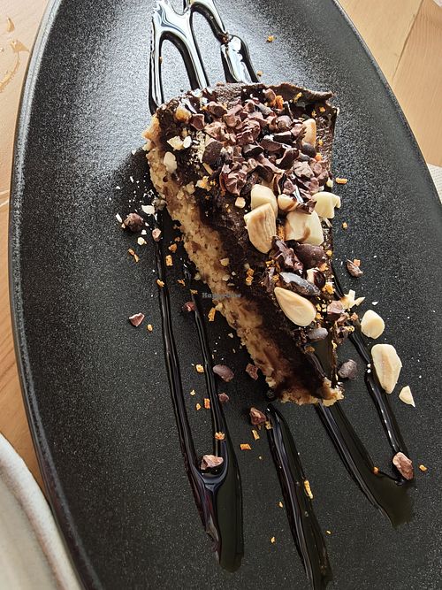 This cake was amaziiiing and without cocoa! at Makalu Veggie in Alicante