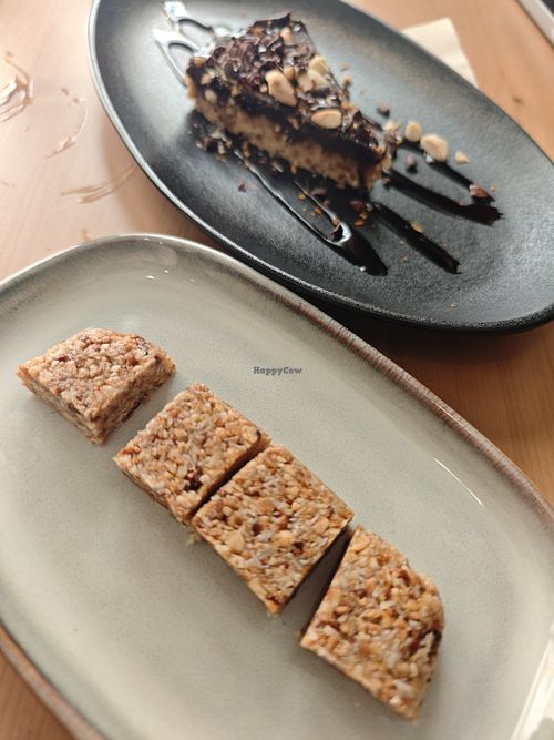 Desserts at Makalu Veggie in Alicante