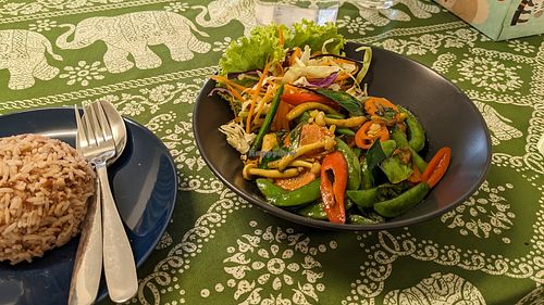 red curry sugar snap peas at 29 Coffties in Chiang Mai