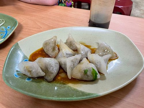 red oil dumplings at Hǎo KǒuWèi SùShí in Taichung