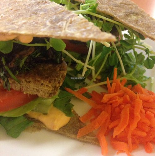 cheeseburger at Green Wave Cafe in Plantation