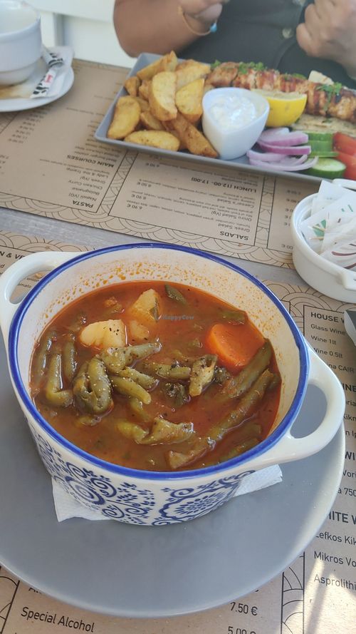 Fasolakia at Oniro Art Meze in Rhodes