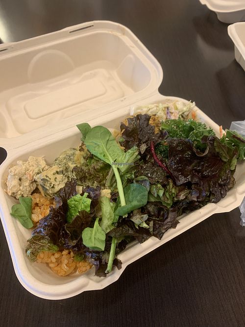 Many vegan options from the buffet  at Down to Earth - Store and Deli in Honolulu