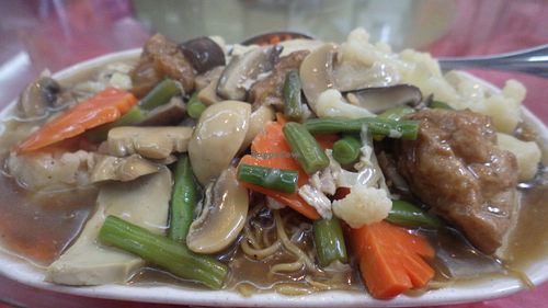 Spicy vegetable noodles (Sunday special) at Zen Fut Sai Kai Vegetarian in Central Singapore