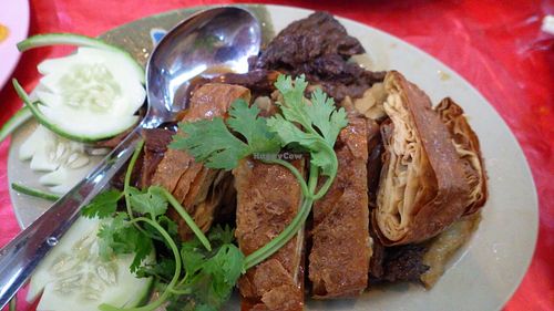 Braised meat assortment: Tofu 3 ways at Zen Fut Sai Kai Vegetarian in Central Singapore