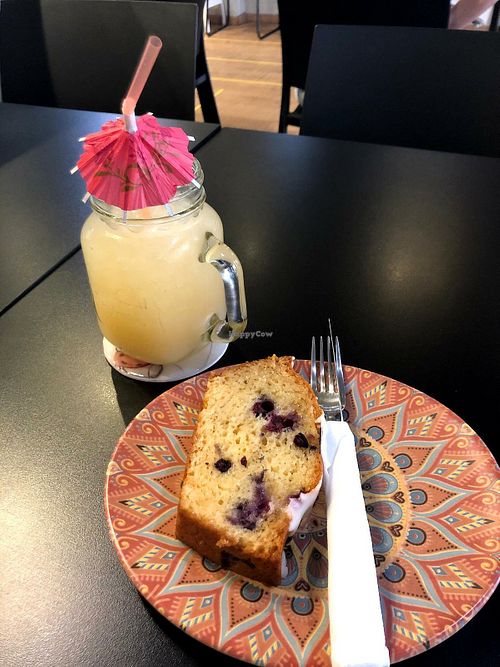 Piña colada vegan drink and blueberries vegan Cake at La Tetera in Terrassa