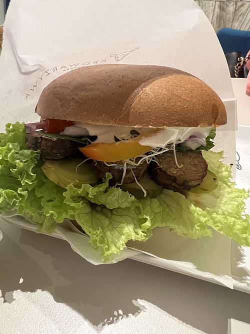 Tempeh bun 🍔   at Krowarzywa in Poznan