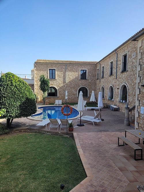 Swimmingpool area at Curolla Petit Hotel in Mallorca