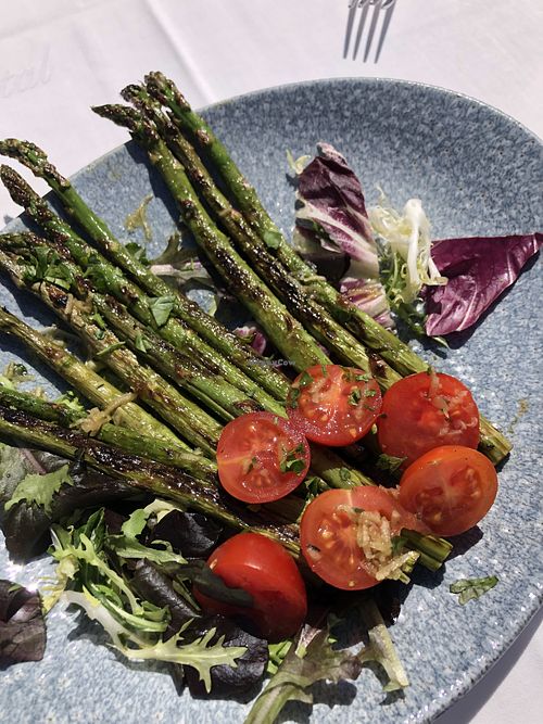 Espárragos con ajos y perejil at Casa Vital in Altea