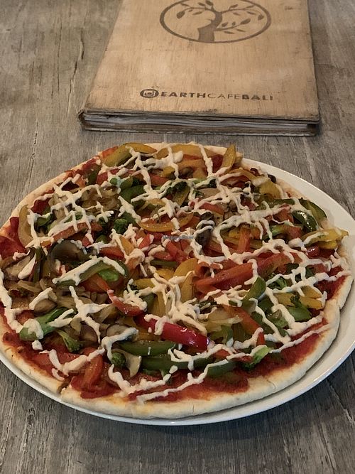 ‘Mozzarella’ pizza at Earth Cafe and Market in Canggu