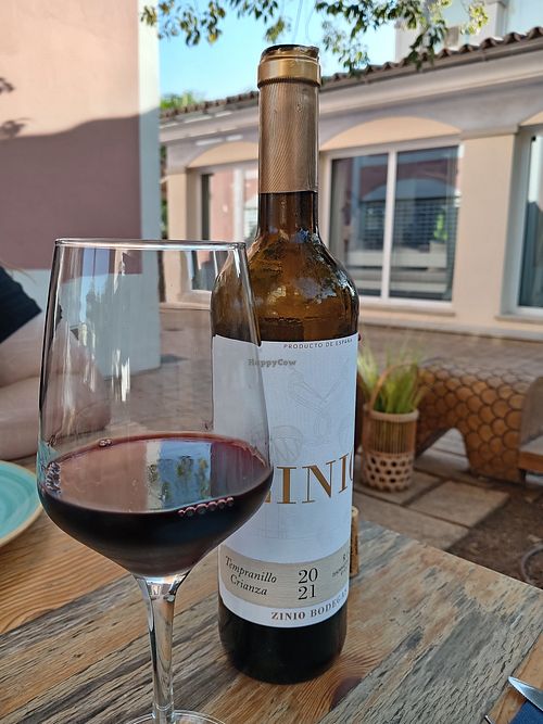 Zinio Red Wine 🍷 at Donna Vegana in Mallorca