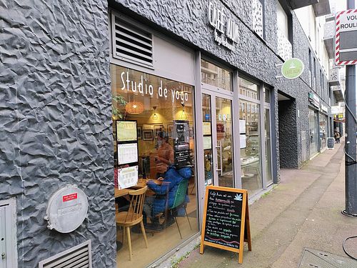 Entrance at Cafe Aum in Issy-les-moulineaux