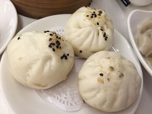 Pan-fried buns at M Garden Vegetarian 常悅素食 in Kowloon