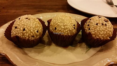 sesame balls with beans inside at Pure Veggie House 心齋 - Xīn Zhāi in Kowloon