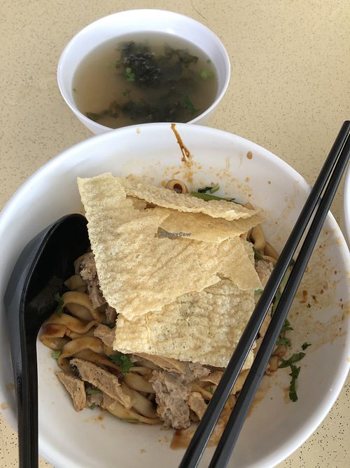 First time trying out their ban mee dry at Kang Su 康素 - Sims Dr in Central Singapore
