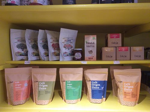 Te and coffee at Rawcoco in Valencia