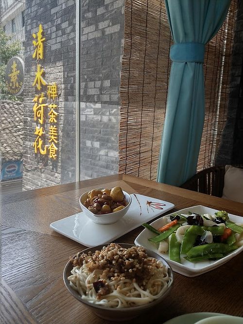 another perspective on my 4 treasures lunch at A Lotus on the Water 清水荷花 - 文殊坊店 in Chengdu