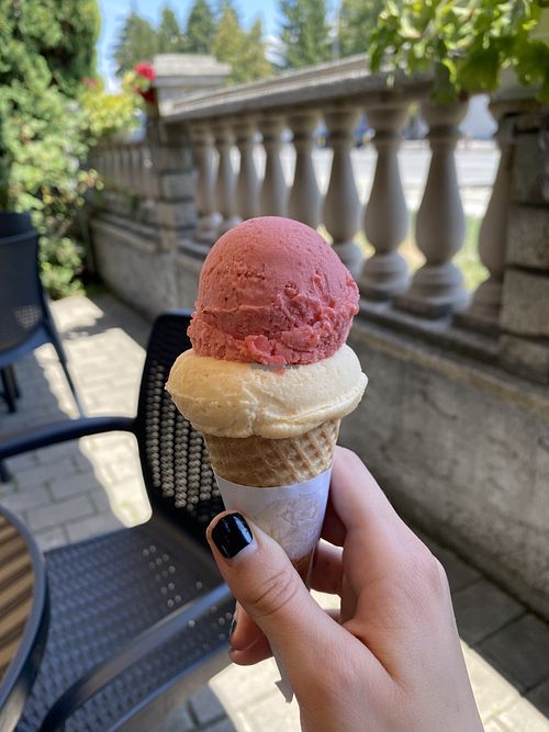 Strawberry & melon ice-cream  at Gelateria Aniela in Bistrita