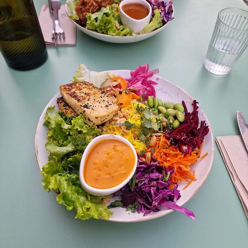 Tofu bowl at Monkey Mood in Bordeaux