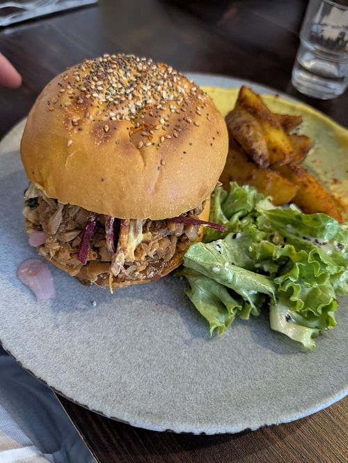 Burger at Monkey Mood in Bordeaux