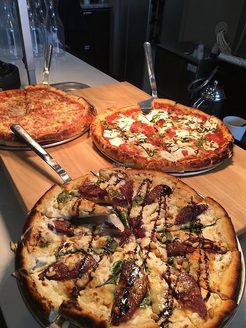 Vegetarian pizza:
Pictured above: Port poached pear, margarita pizza and cheese pizza! at Cafe Coeur in Creve Coeur