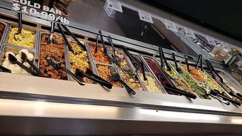 Salad bar has a good selection at Co-Opportunity in Santa Monica