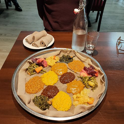 Mixed vegan platter for two (NOK 595) at Mesob in Oslo