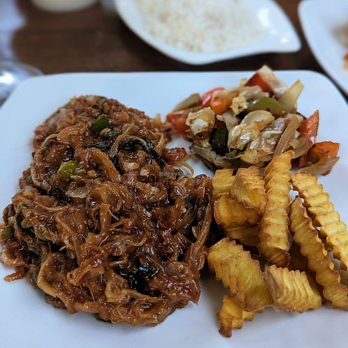 Vegan ropa vieja at Jardin del Arte Sano in Vinales