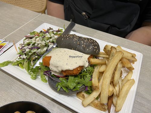 Cheesy burger  8/10  at Flavours by Saute 寻味•素特 in Central Singapore