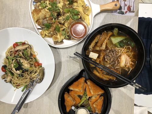 4 dish flat lay at Flavours by Saute 寻味•素特 in Central Singapore