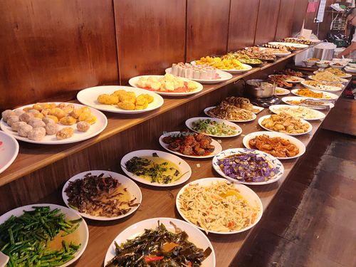 The buffet at Yuè Dé SùShí 悅德素食 in Yilan