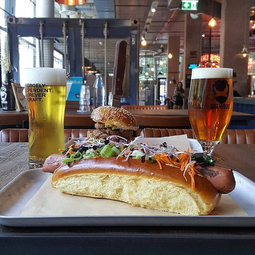vegan dog and burger at BrewDog in Hamburg