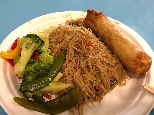 Vermicelli with fried spring roll and vegetables. Photo credit to Lilian at Lian Shan Shuang Lin Monastery in Central Singapore