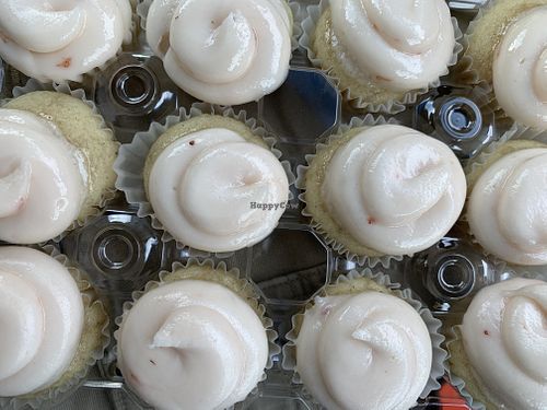 Vegan/GF mini-cupcakes Lemon Cake with Strawberry Frosting 🧁😋🧁 at The Cakery in Bellefonte