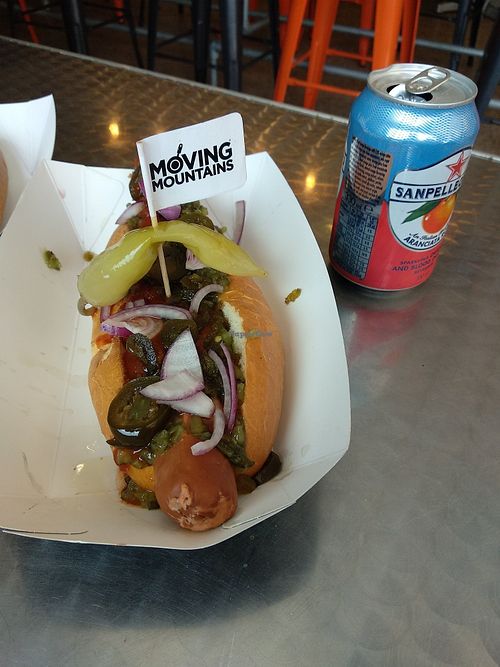 Moving mountains vegan chilli hotdog at BB Veggie in Brighton