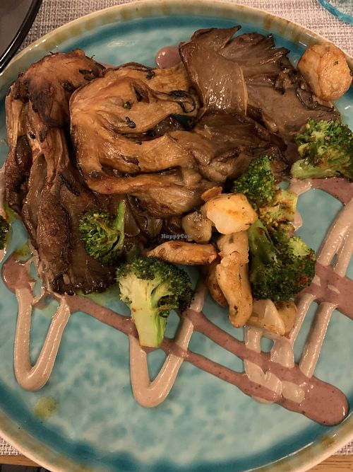 Oyster mushroom steak at Fenkhel Fennel in Kyiv