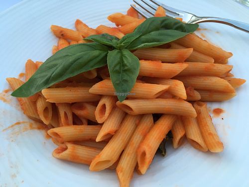 Pennette con pomodoro ciliegino e basilico at GLOW Drinks & Maccaroni in Bibione