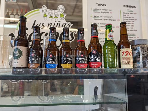 Beers at Las Niñas Veganas in Cadiz