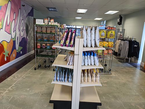 Very spacious, clean, well organized shopping aisles at VegSide Mkt in Houston