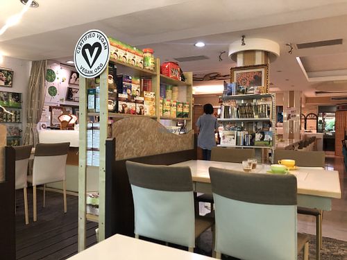 lovely vibes at Loving Hut - Heping Branch in Taipei