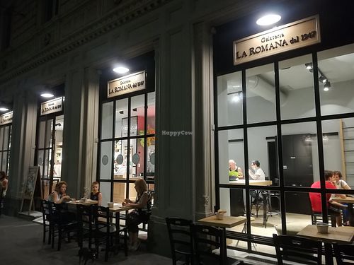 Main entrance at Gelateria La Romana - Viale Col di Lana in Milan