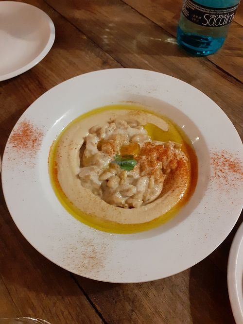 Hummus at Kukla in Valencia