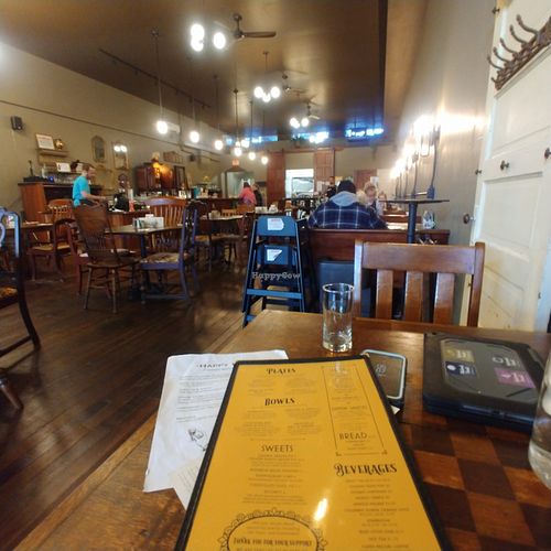 Good food and solid vibe at Cornbread Cafe in Springfield