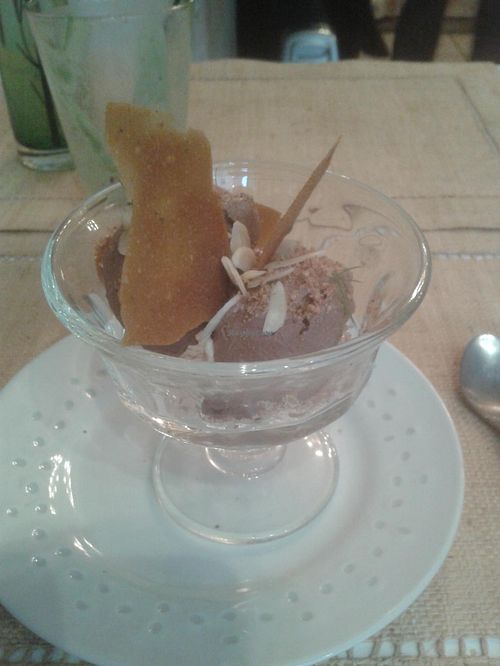 Vegan icecream with dates and chocolate at Pousse-Pousse in Paris