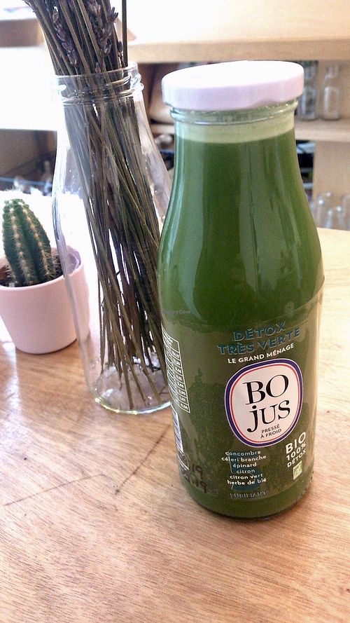 green juice at Bojus in Paris