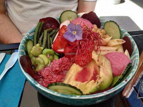 vegan bowl "vert et rose", 13.90€, delicious ! at What's On in Quimper