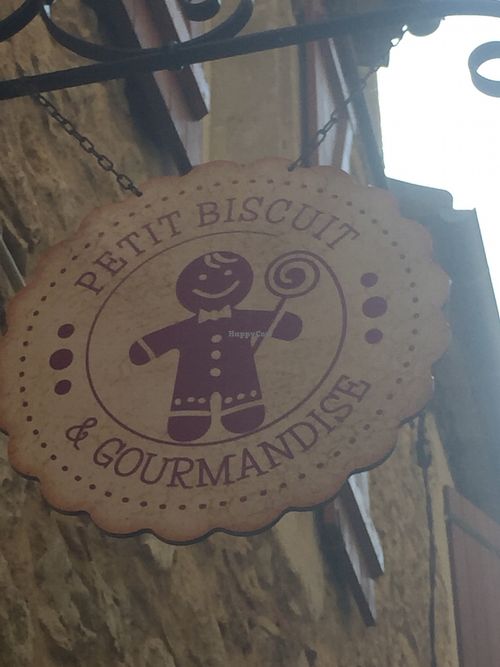 Hello gingerbread person at Petit Biscuit Et Gourmandise in Puy-leveque